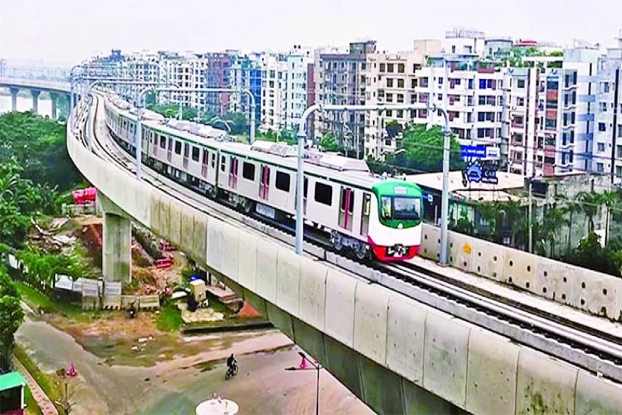 The city aboard metro rail, finally