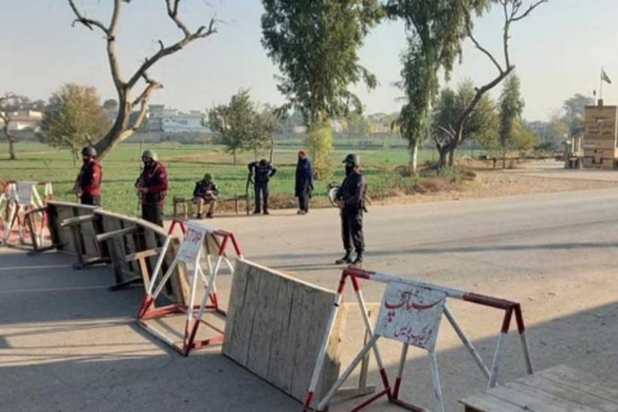 Pakistani forces retake anti-terrorism centre from militants 