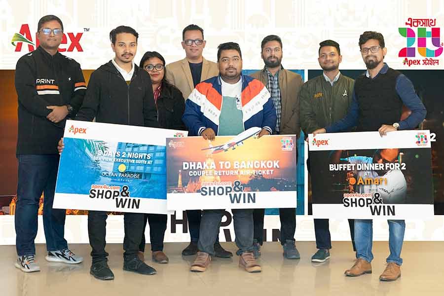 Winners of ‘apex4u.com Shop & Win’ campaign along with the officials of Apex Footwear Limited posing for a photo during a prize-giving ceremony -Press release photo