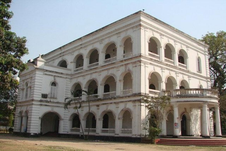 ধ্রুব এষসহ বাংলা একাডেমি পুরস্কার পাচ্ছেন ১৫ জন