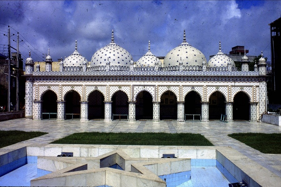 Tara Mosque: The majestic structure we see on banknotes