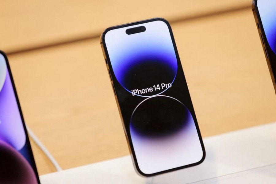 The Apple iPhone 14 Pro is seen at the Apple Fifth Avenue store in Manhattan, New York City, U.S., September 16, 2022. REUTERS/Andrew Kelly